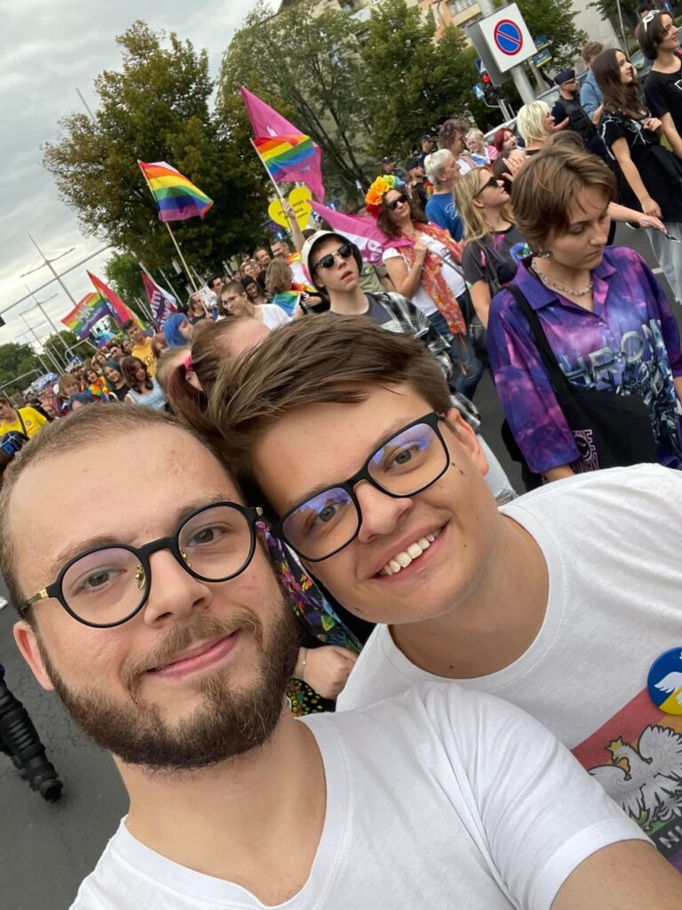 Jakub Kocjan und Dominik Puchała von Akcja Demokracja beim Pride March in Czestochowa