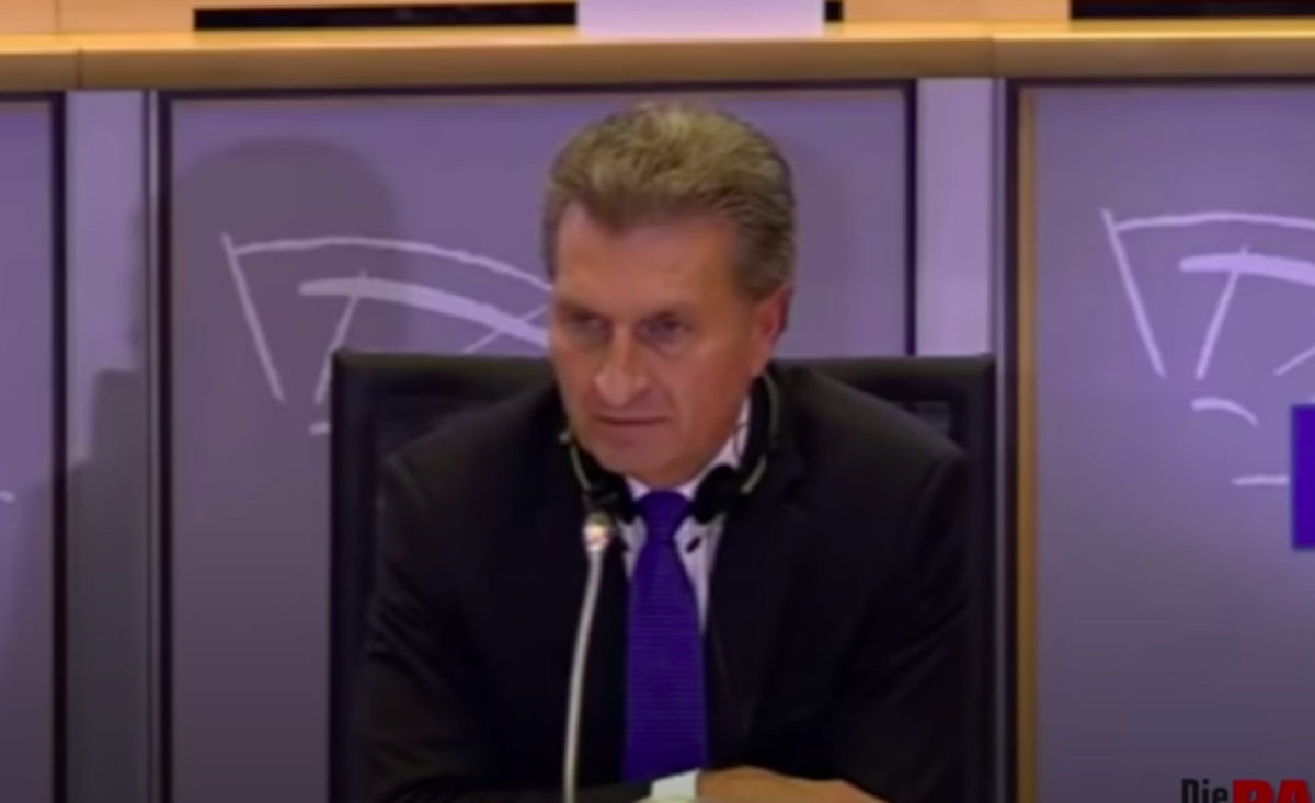 Videovorschau: Sonneborn stellt Oettinger Fragen im EU-Parlament