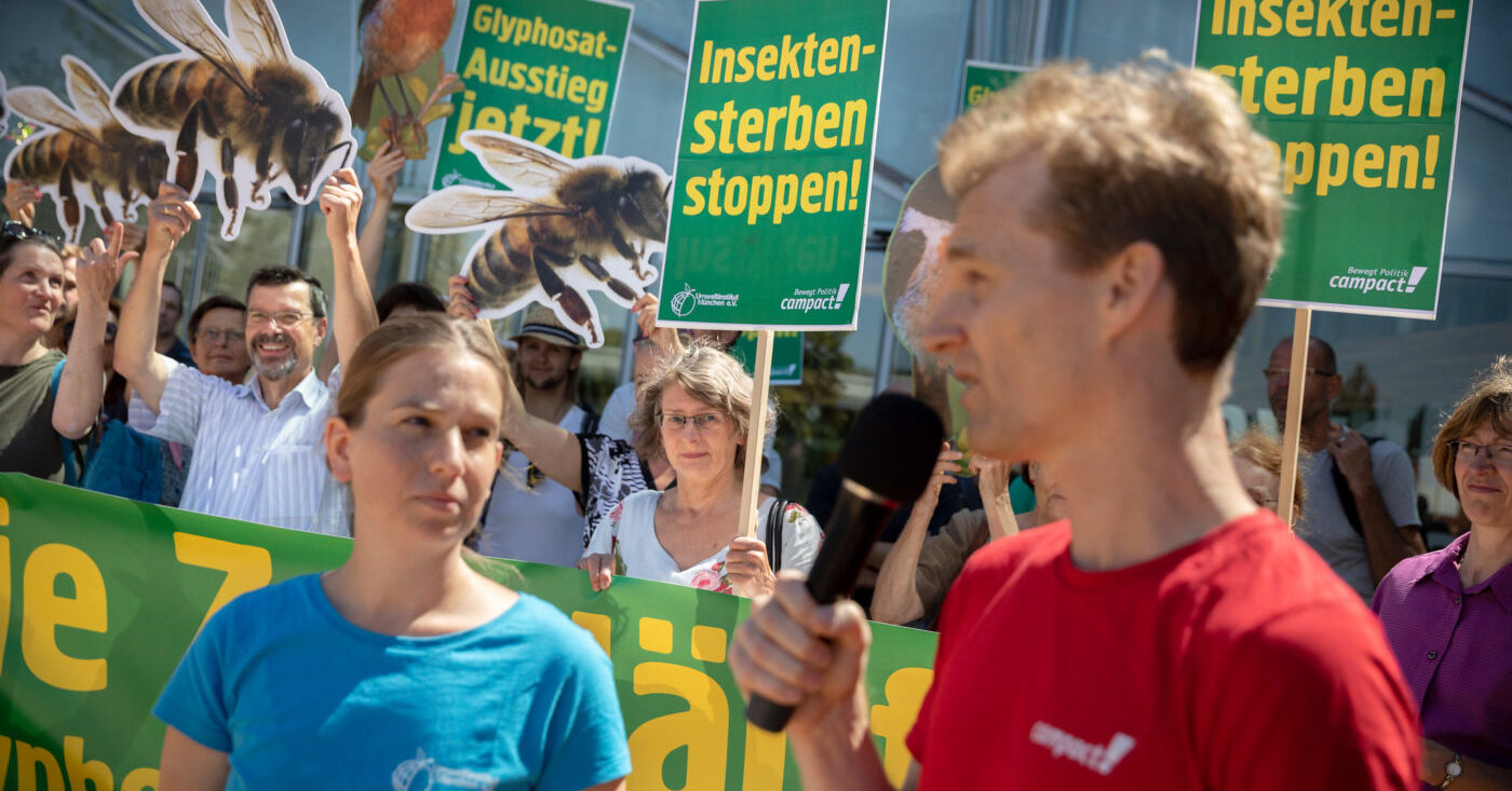 Eine Aktion von Campact gegen das Ackergift Glyphosat