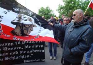 Rechtsextremist und Antisemit Horst Mahler bei einer Demo der NPD in Berlin