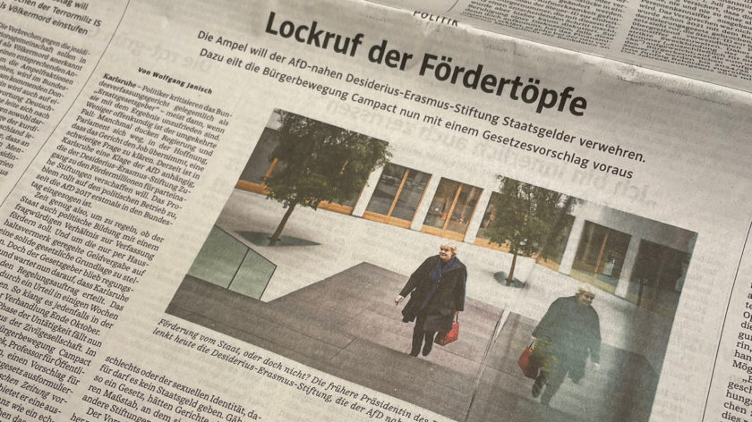 Ein Zeitungsausschnitt aus der Süddeutschen Zeitung: Es geht um das Stiftungsgesetz, für das Campact einen Gesetzesvorschlag erstellt hat.