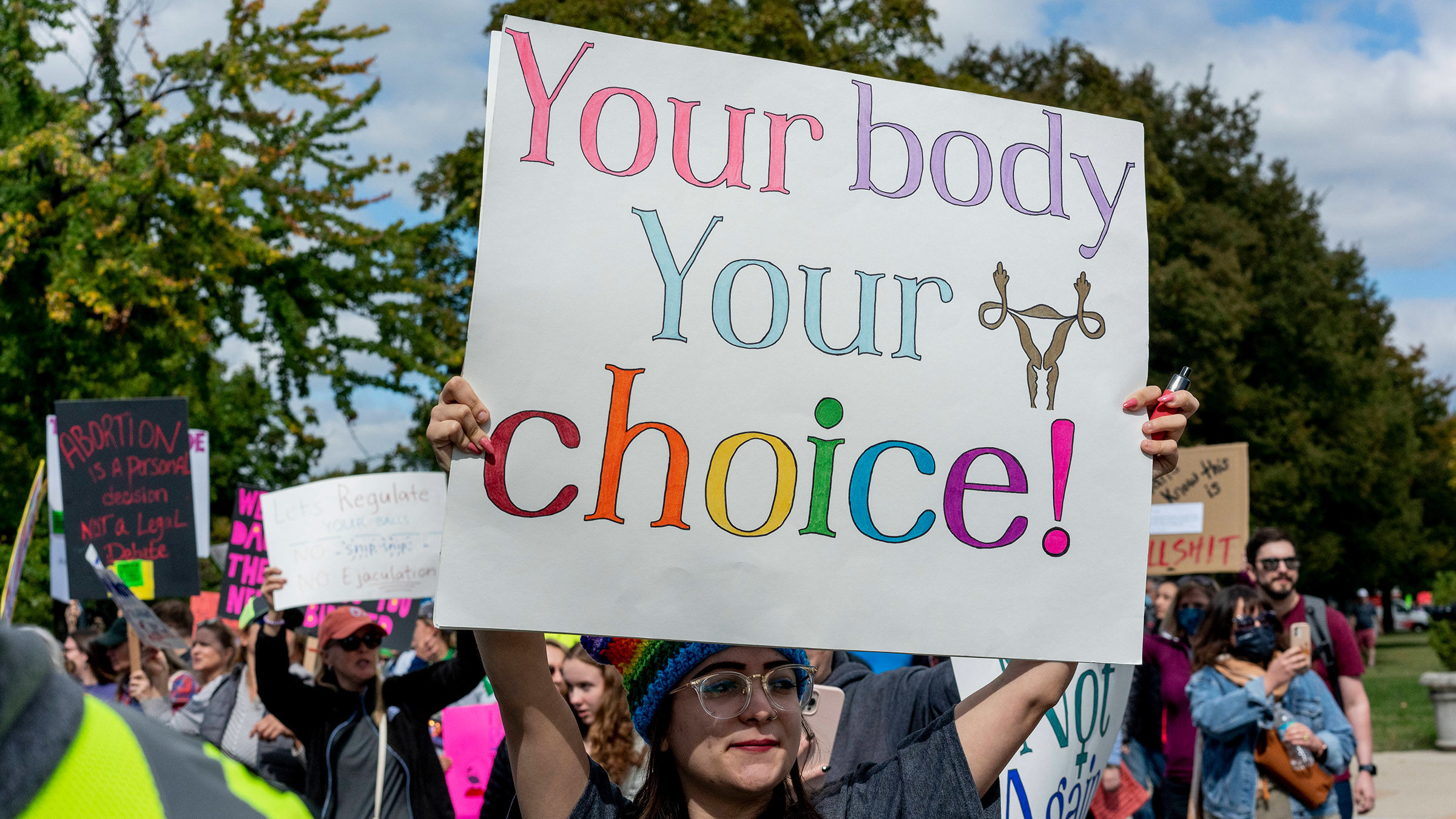 My body, my choice: Schwangerschaftsabbrüche werden noch immer im Strafgesetzbuch geregelt – mit dramatischen Folgen für die medizinische Versorgung.