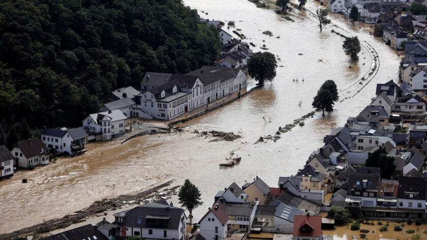 Der Ort Dernau im Landkreis Ahrweiler wurde bei der Flutkatastrophe 2021 beinahe komplett von den Wassermassen geflutet. Viele Menschen verloren alles.