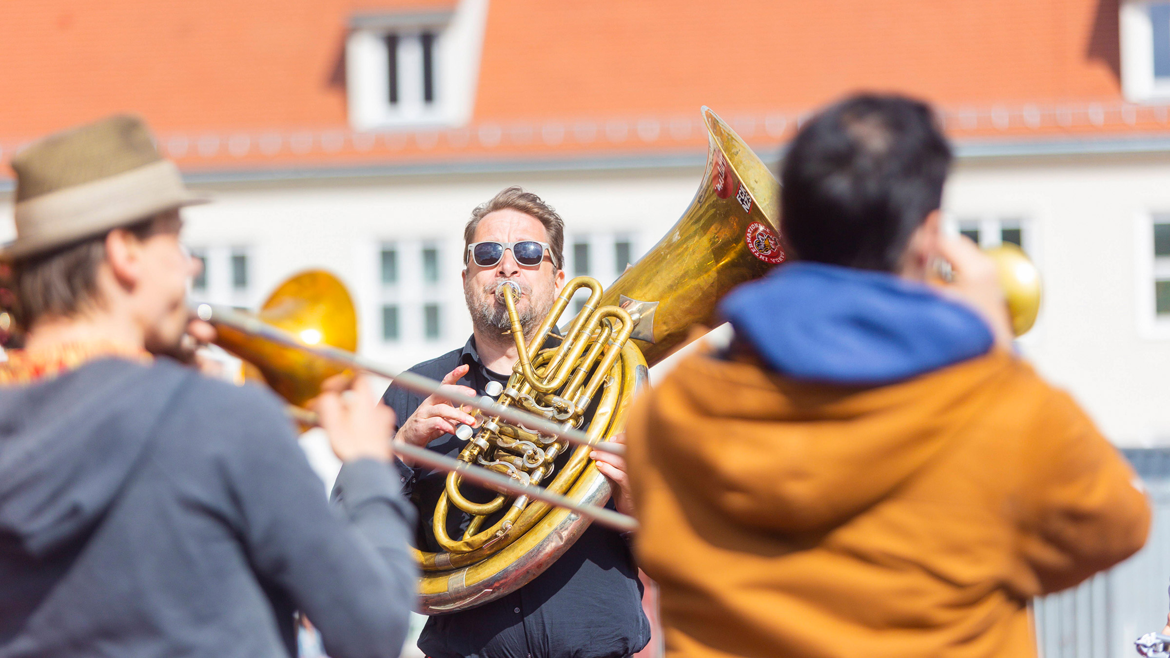 Parade der Banda Comunale beim Festtag der Kulturstiftung des Freistaates Sachsen