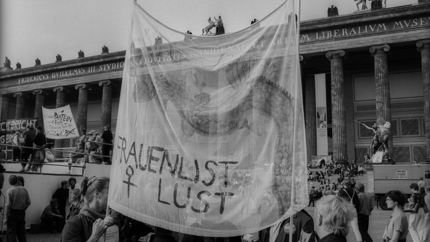 Frauendemo gegen Abtreibungsverbot am 28. September 1990 im Lustgarten in Berlin.