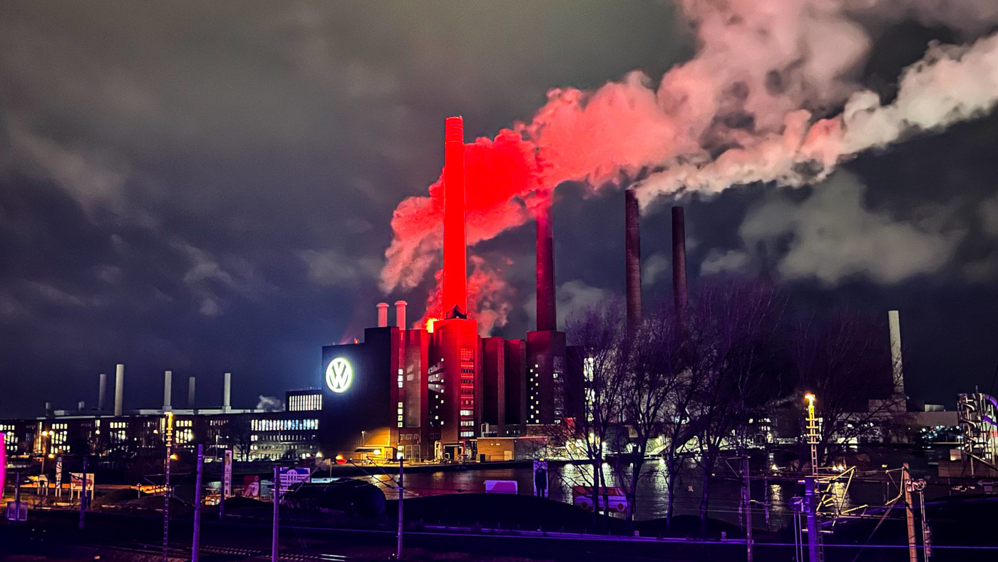 Volkswagen-Werk in Wolfsburg am Abend des 4. Dezember.