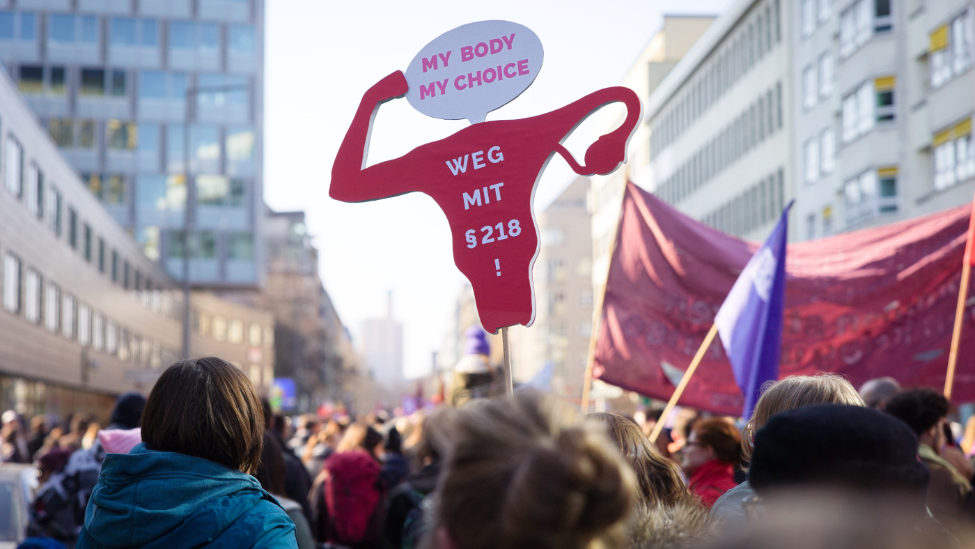 Teilnehmende einer Demo in Berlin am 8. März 2024. Foto: Lukas Stratmann